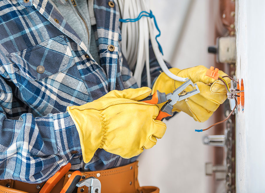 Electrical Contractor in Maplewood, MN